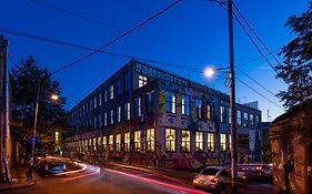 Fabrika Hostel & Suites